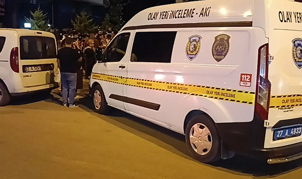 Cinnet Getiren Adam Dehşet Saçtı: 1 Ölü 2 Yaralı