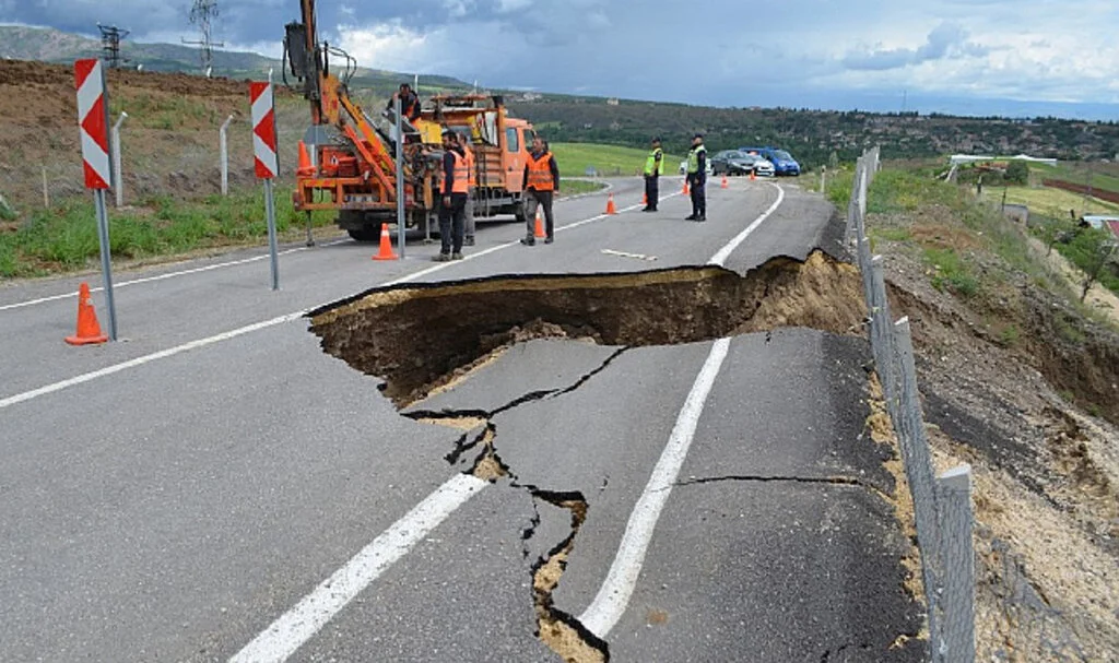 Çorum'da Korkutan Çukurlar