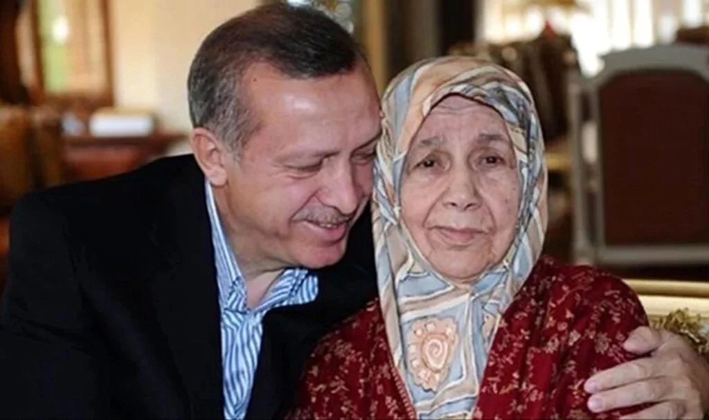 Cumhurbaşkanı Erdoğan, Anneler Günü'nde Anneleri Övgüyle Andı
