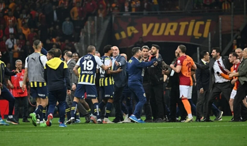 Derbi Nedeniyle 3 Fenerbahçeli Sulh Ceza Hakimliğine Sevk Edildi