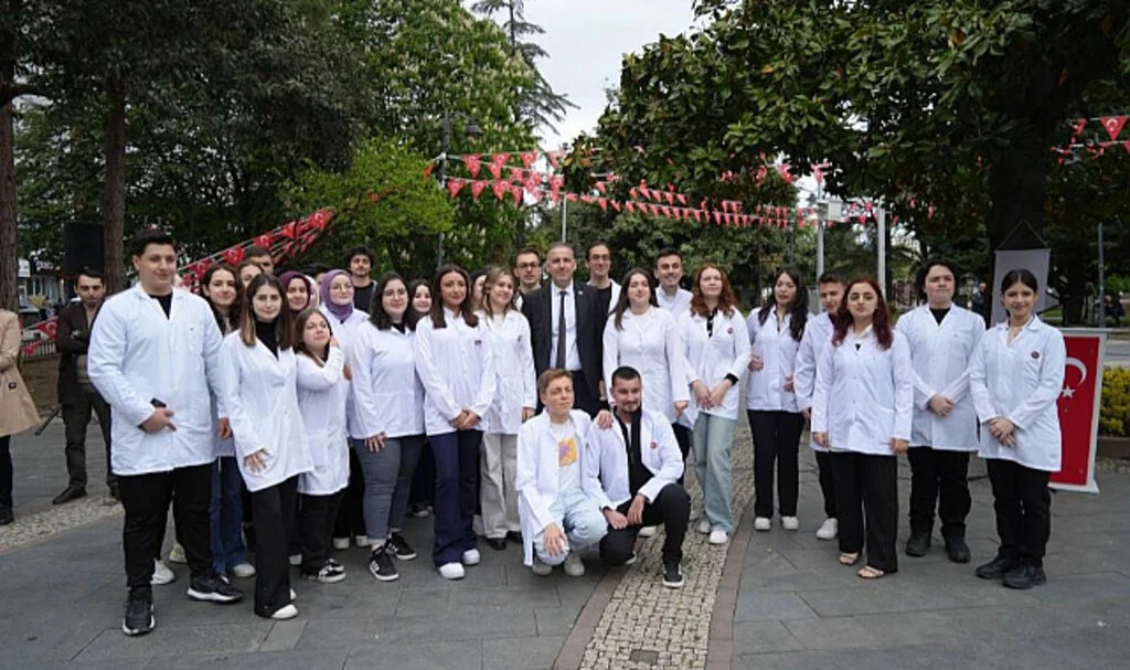 Eczacılar Pandemi ve Depremlerde Kritik Rol Üstlendi