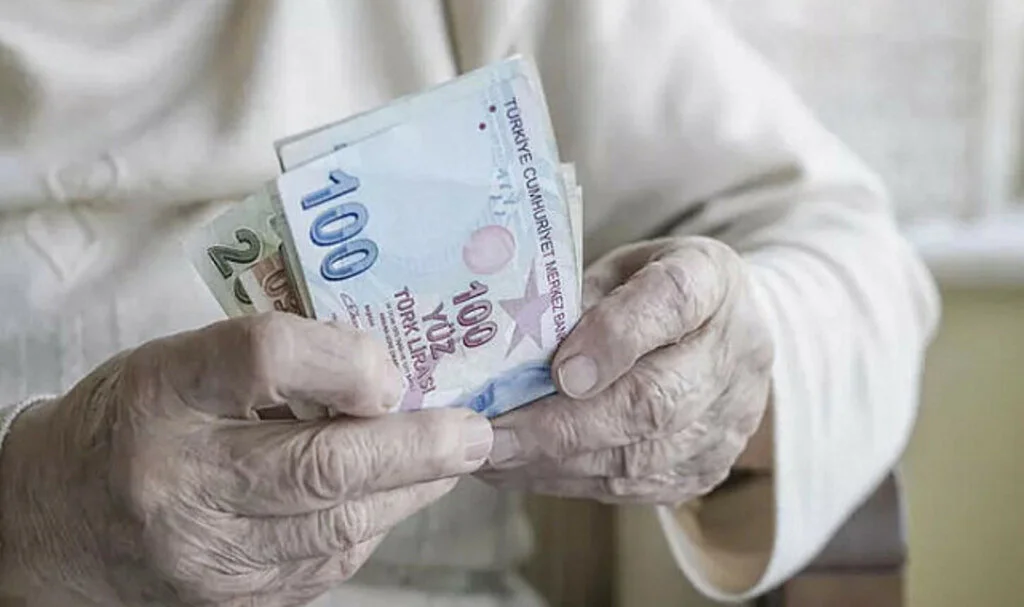 Emekli ve Memur Zammı İçin Konuşulan Son Oranlar! En Düşük Emekli Maaşı İçin İki Senaryo