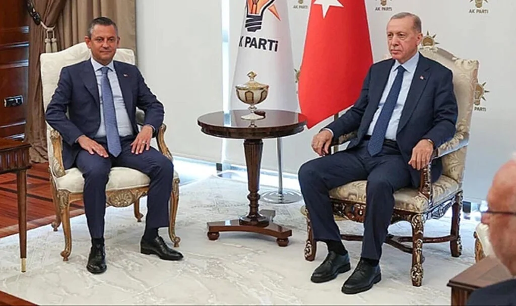 Erdoğan ve Özel Görüşmesi: İadeiziyaret Sinyalleri