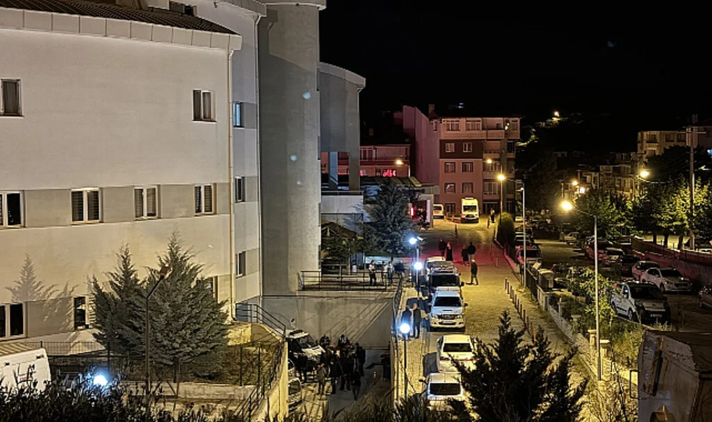 Eski Eş Cinayeti: 2 Kişi Öldü 1 Kişi Yaralandı