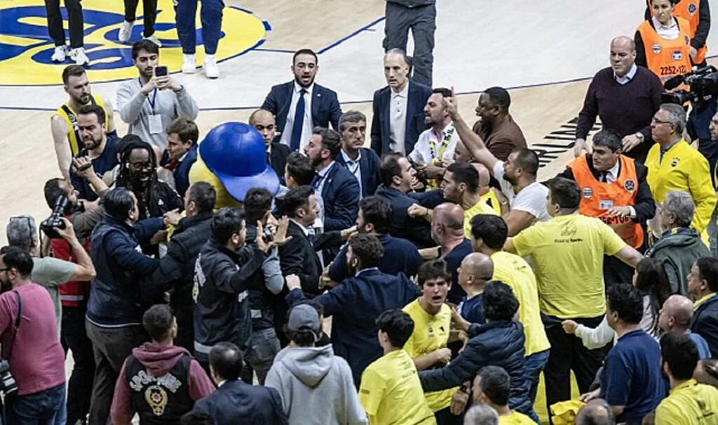 EuroLeague'den Fenerbahçe'ye Para Cezası