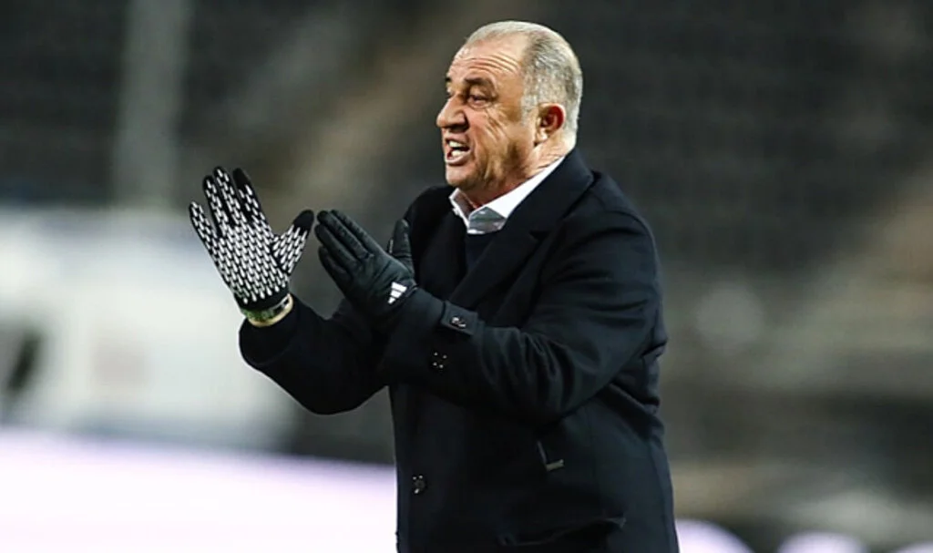 Fatih Terim, Yunanistan'da manşet: Felaket