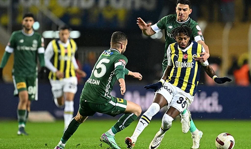 Fenerbahçe, Süper Lig'de Konyaspor Deplasmanında