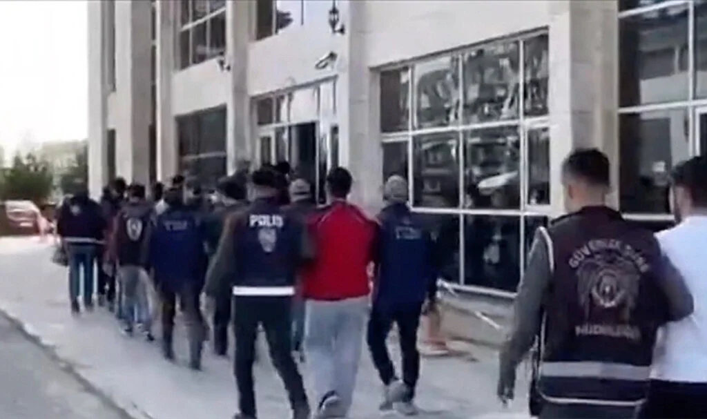 FETÖ'ye Yönelik Kıskaç-17 Operasyonlarında 45 Şüpheli Yakalandı