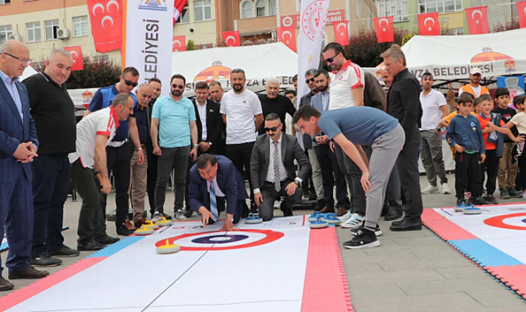 Floor Curling Festivale renk kattı