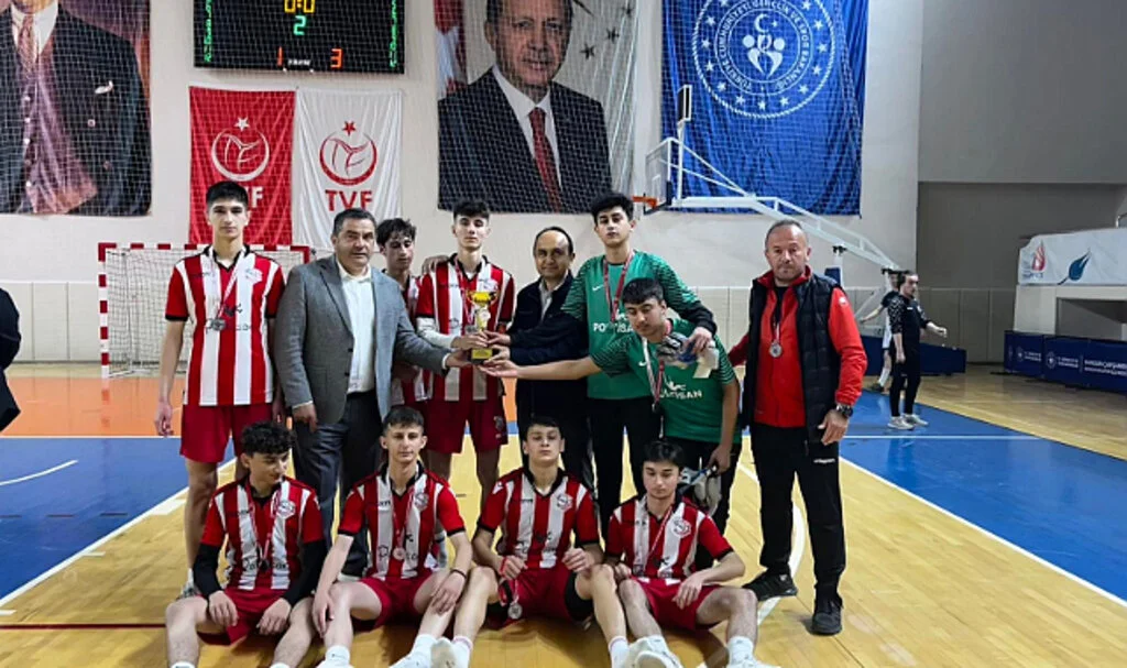 Futsal 2. küme maçları sonra erdi