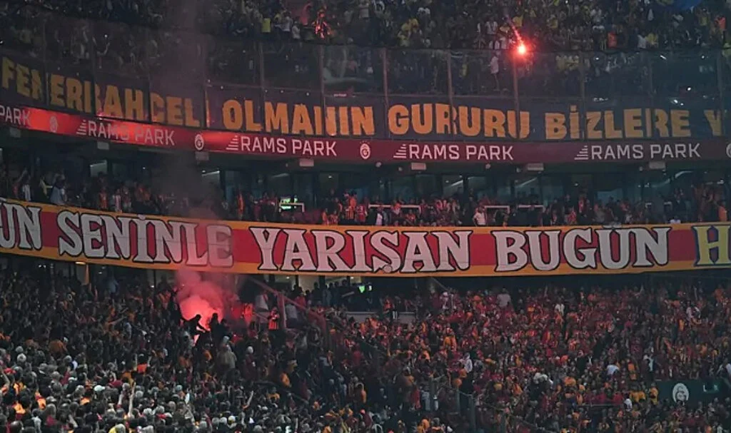Galatasaray-Fenerbahçe Maçında Olaylar: Derbi Sonrası Dört Gözaltı 