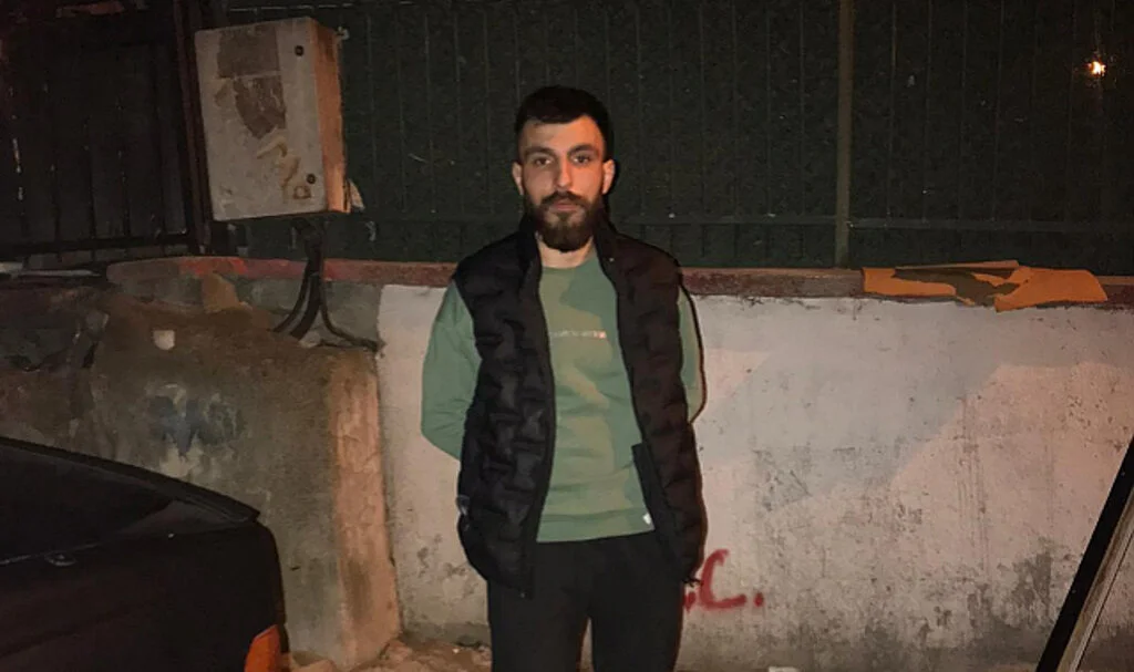 Gaspçıyı dövüp bekçilere teslim etti 