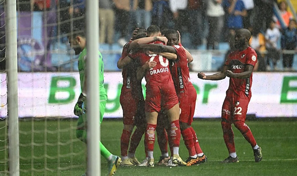 Gaziantep FK, Adana Demirspor'u 6-1'lik skorla devirdi 