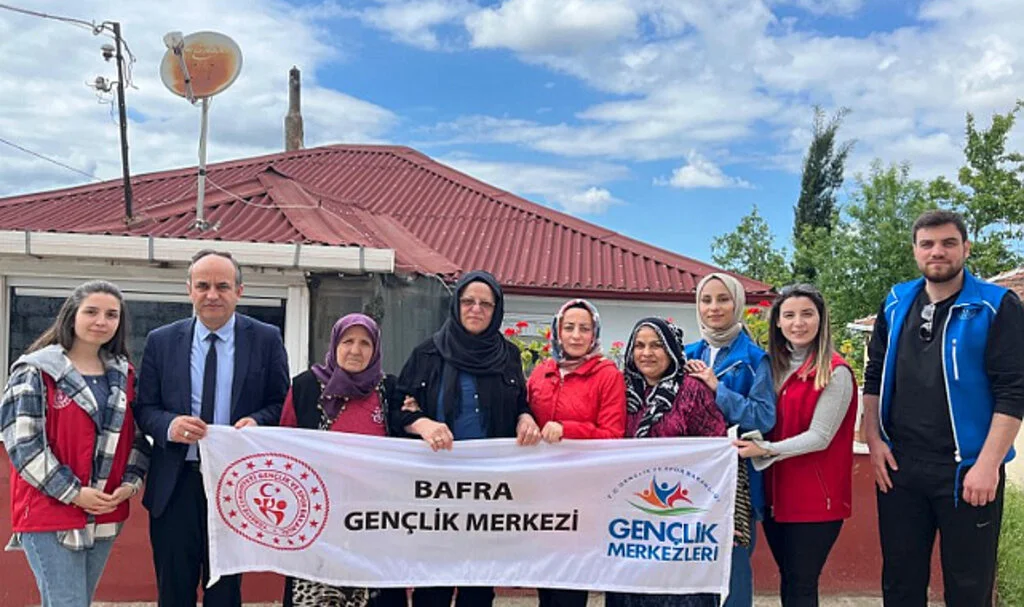 Gençlik Haftası'nda şehitlik ve şehit aileleri ziyaret edildi