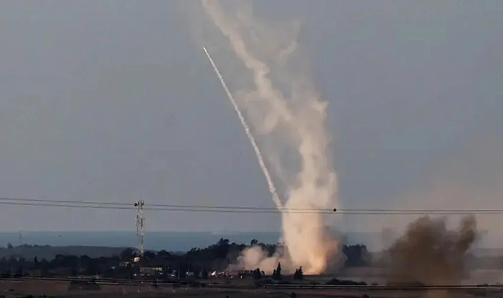 Hamas, Aylar Sonra İsrail'e Roketli Saldırı Düzenledi