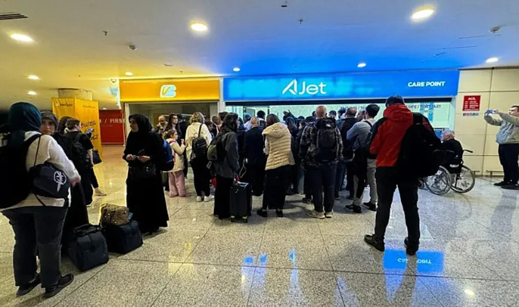 Havalimanı'nda Bomba İhbarı, Uçak Geri Döndü!