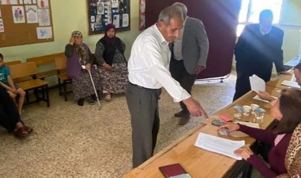 İlçelerini değiştirmek için sandık başına gittiler
