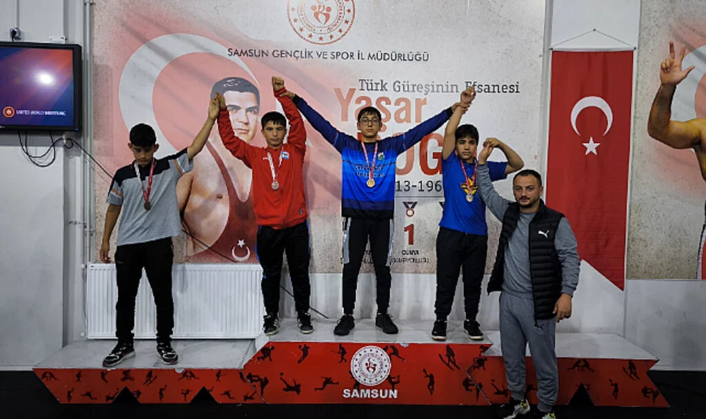 İlkadım güreşçileri takım halinde şampiyon oldu