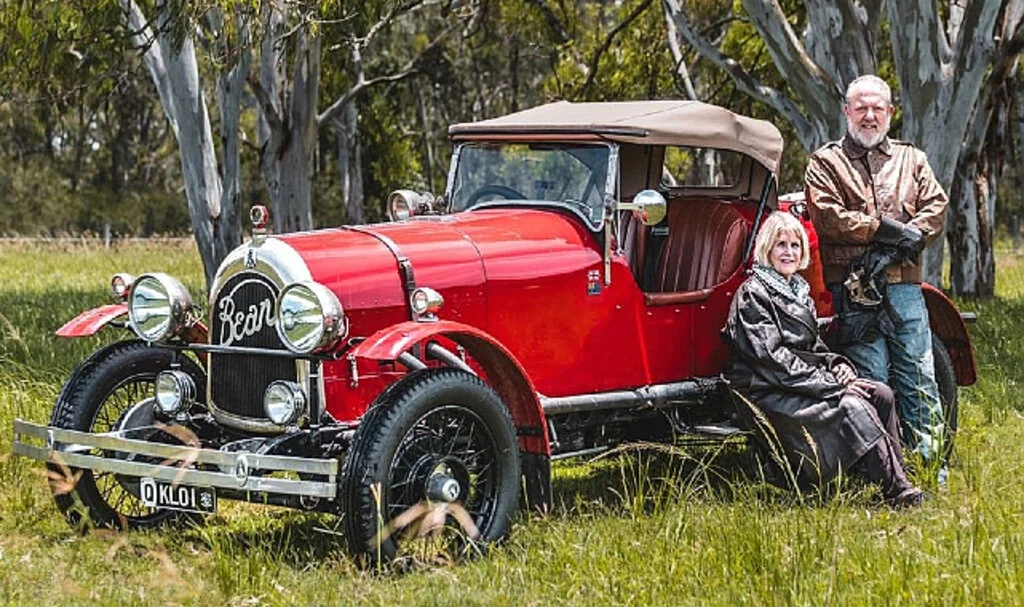 İngiliz Çift 1924 Model Otomobille Samsun'da Büyük İlgi Gördü