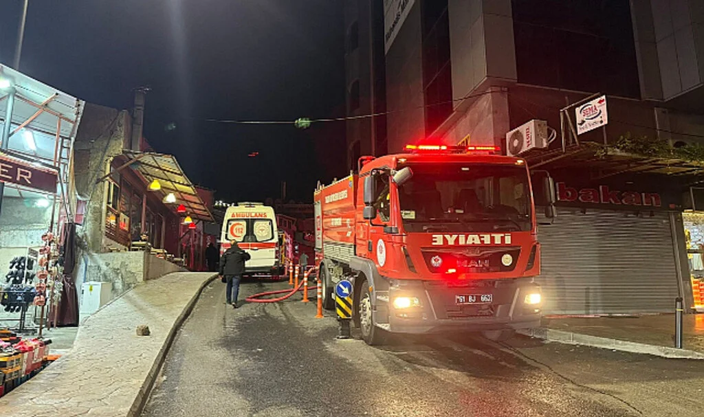 İş Merkezinde Korkutan Yangın