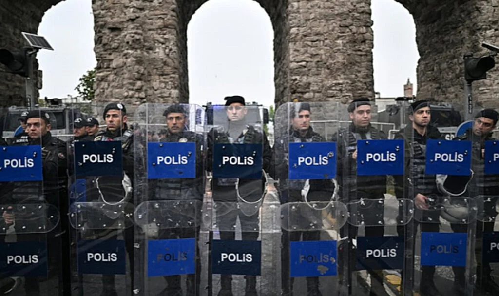 İstanbul'da 1 Mayıs Kutlamaları için Abluka Kısmen Kaldırıldı