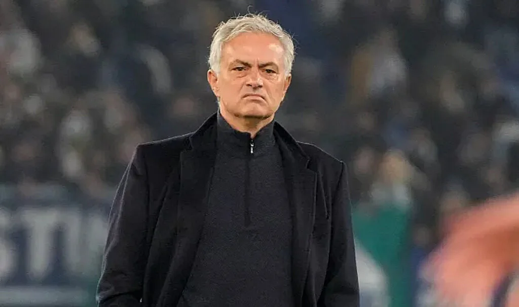 Jose Mourinho, Fenerbahçe ile anlaştı: Aziz Yıldırım iptal, Ali Koç imzaladı