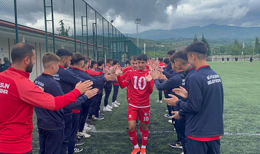 Kadıköyspor U16 Takımı'ndan Kupa Sözü: Şampiyonluğu Samsun'a Getireceğiz