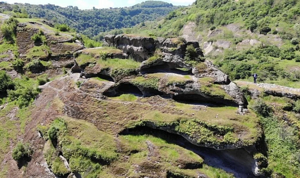 Karadeniz'in İlk İnsan Yerleşkesi: Tekkeköy Mağaraları'ndan Çıkan Buluntular Göz Kamaştırıyor