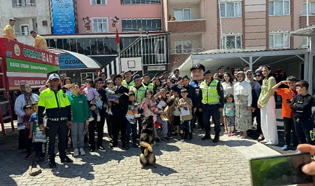 Kavak’ta Çocuklara Trafik Eğitimi Verildi