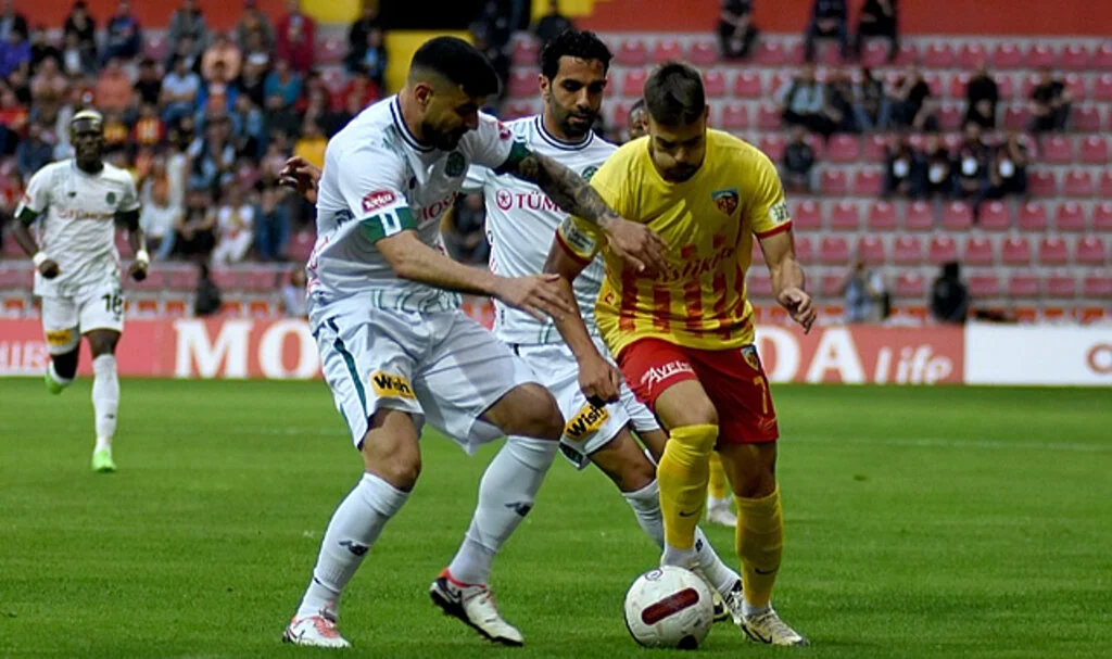 Kayserispor ve Konyaspor Arasında 2-2'lik Beraberlik