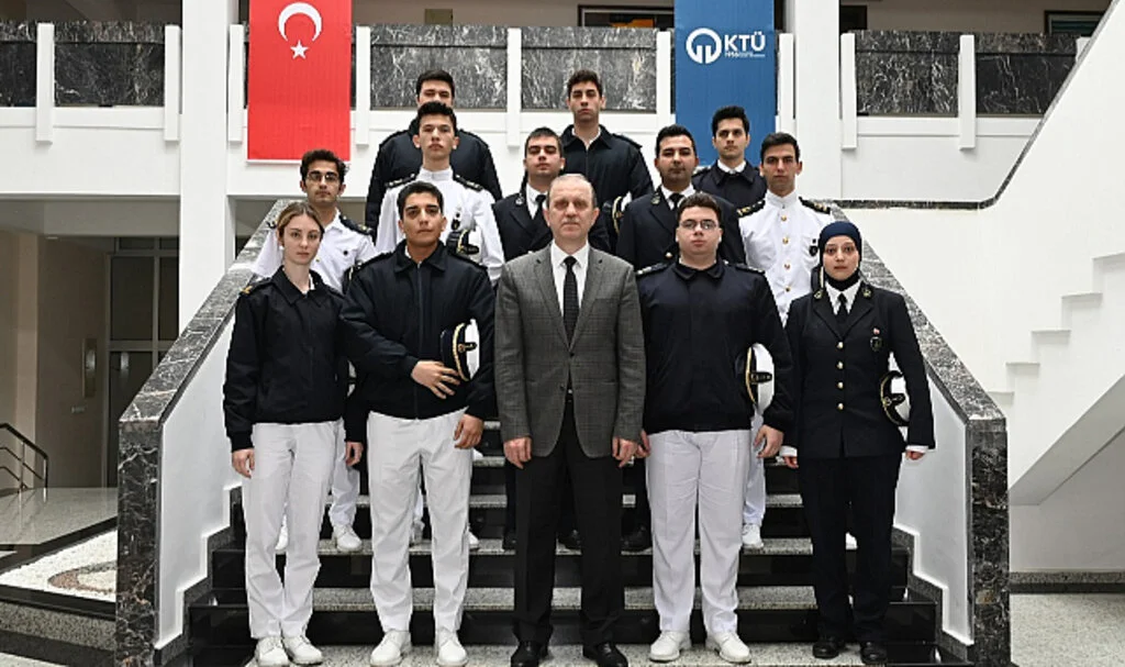 KTÜ Rektörü Magandaların Darp Ettiği Öğrencilerle Buluştu