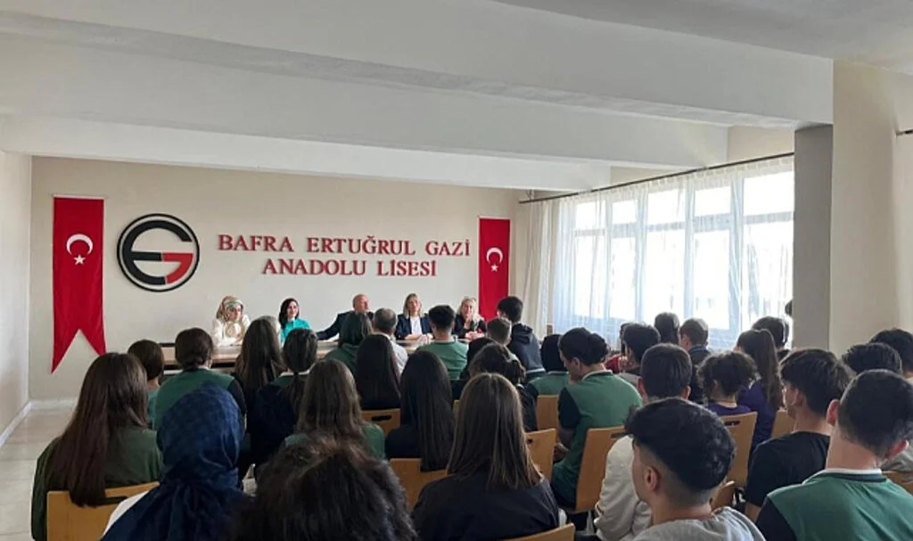Lise Öğrencilerine Kariyer Gelişimi ve Mesleki Hedef Belirleme Semineri