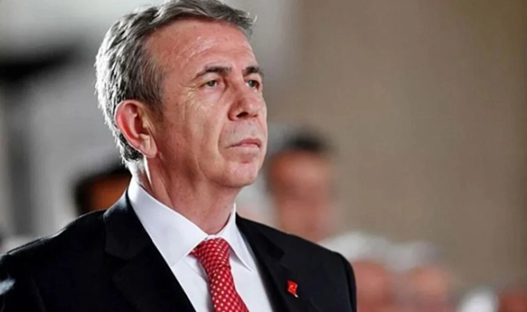 Mansur Yavaş Mal Varlığını Belediye Binasına Astı