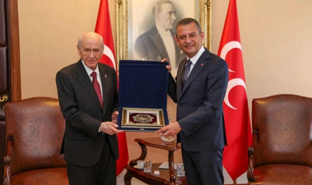 MHP Lideri Bahçeli'den CHP Lider Özel'e Övgüler