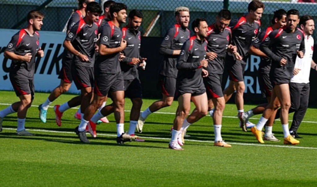 Montella'dan Semih Kılıçsoy'a yakın markaj
