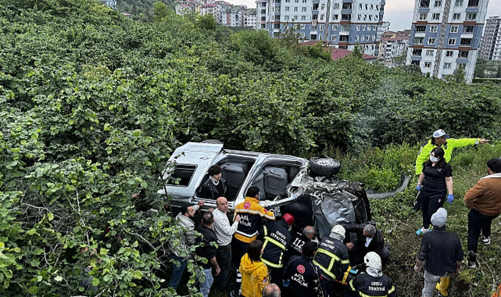 Ordu'da Hafif Ticari Araç Devrildi: 5 Yaralı