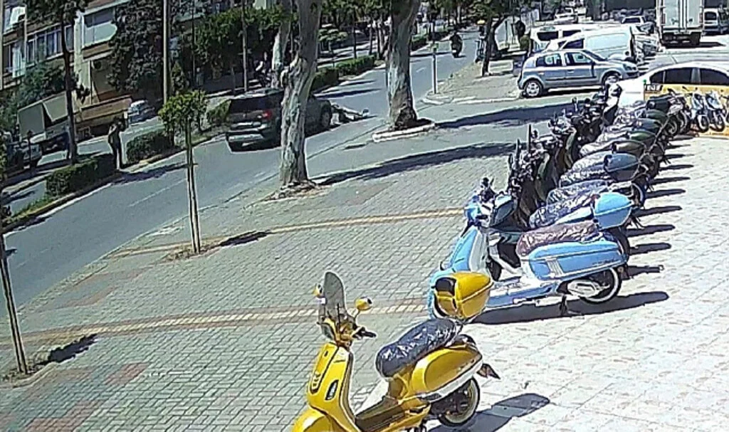 Otomobilin Çarptığı 2 Çocuktan Biri Öldü