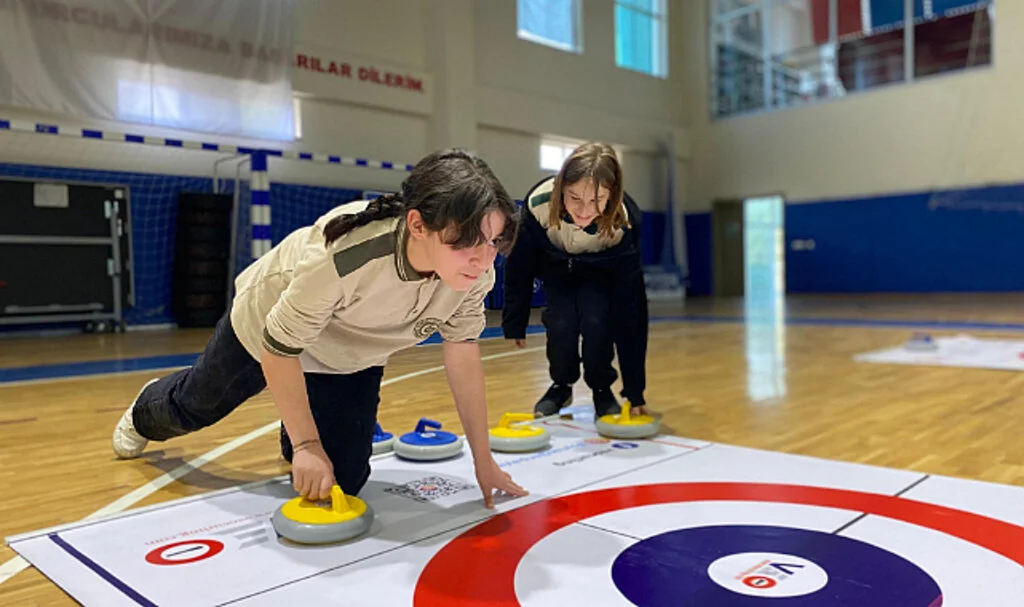 Salıpazarın'da Floor Curling Heyecanı