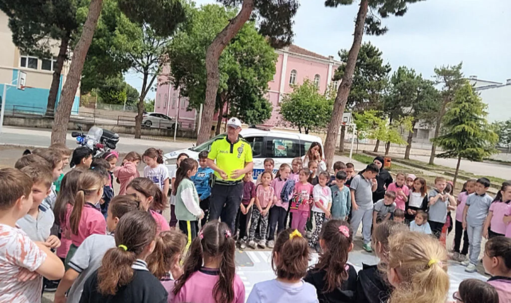 Samsun Bafra'da 160 Öğrenciye Trafik Eğitimi Verildi
