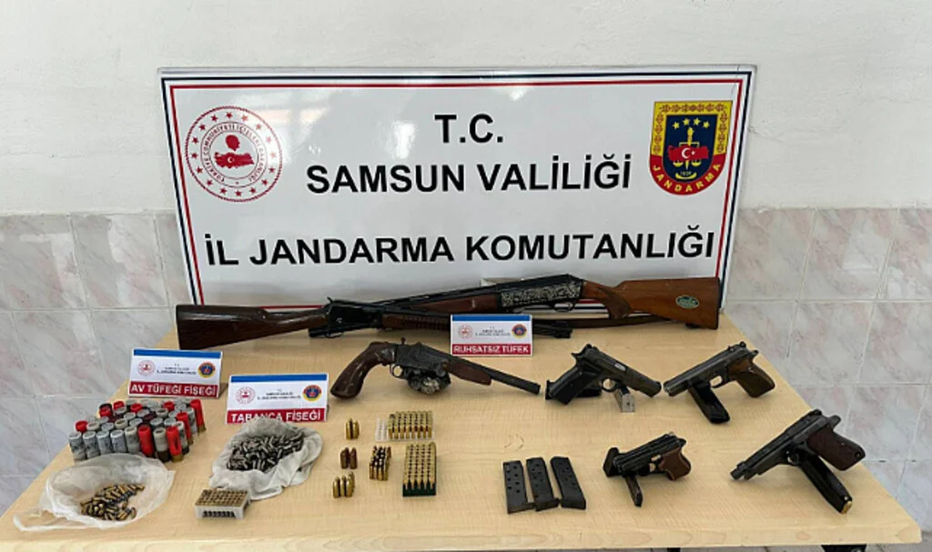 Samsun Bafra'da Silah ve Mühimmat Operasyonu: 2 Zanlı Yakalandı