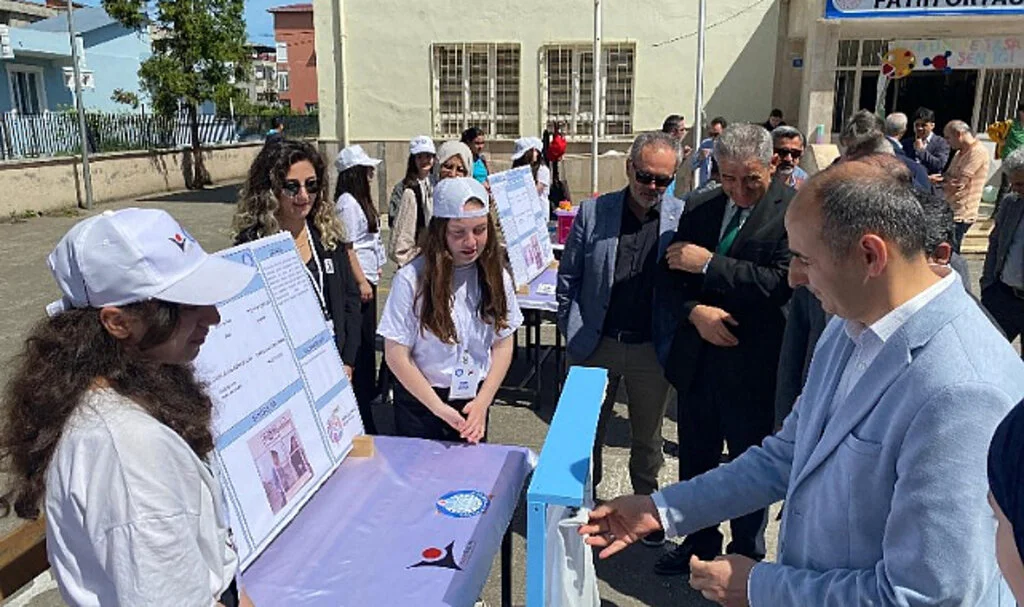 Samsun Çarşamba Fatih Ortaokulu'nda Bilim Fuarı Heyecanı