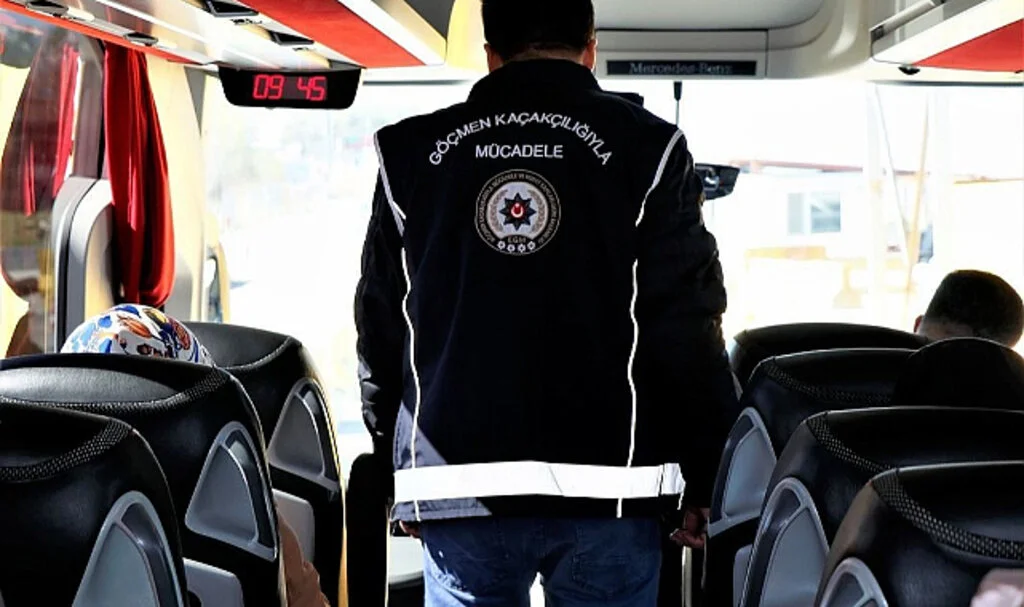 Samsun'da 450 binden fazla şahsın GBT kontrolü yapıldı, 512 aranan şahıs yakalandı