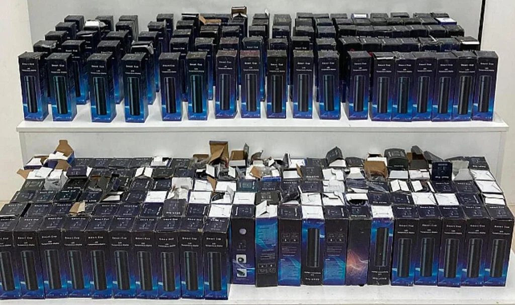 Samsun'da Gümrük Kaçağı 210 Elektronik Dereceli Termos Ele Geçirildi
