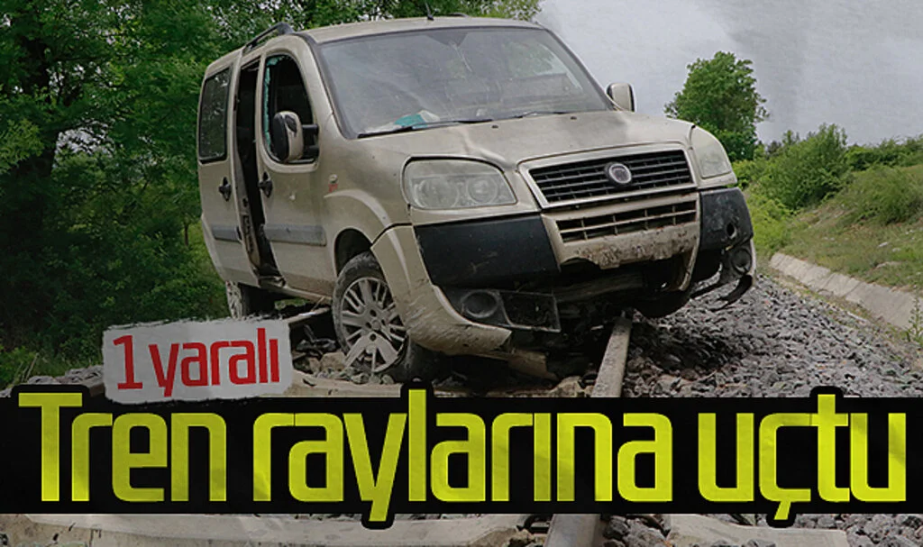 Samsun'da hafif ticari araç tren raylarına uçtu: 1 yaralı