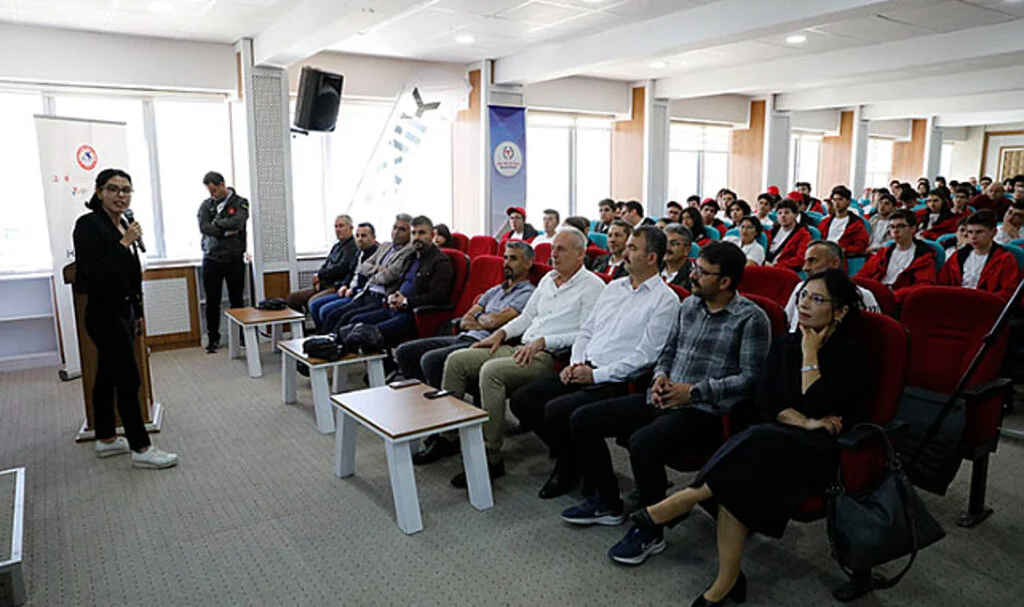 Samsun'da Hezarfen Kampı: Liseli Gençler Havacılık ve Uzay Teknolojilerine Yönlendirildi