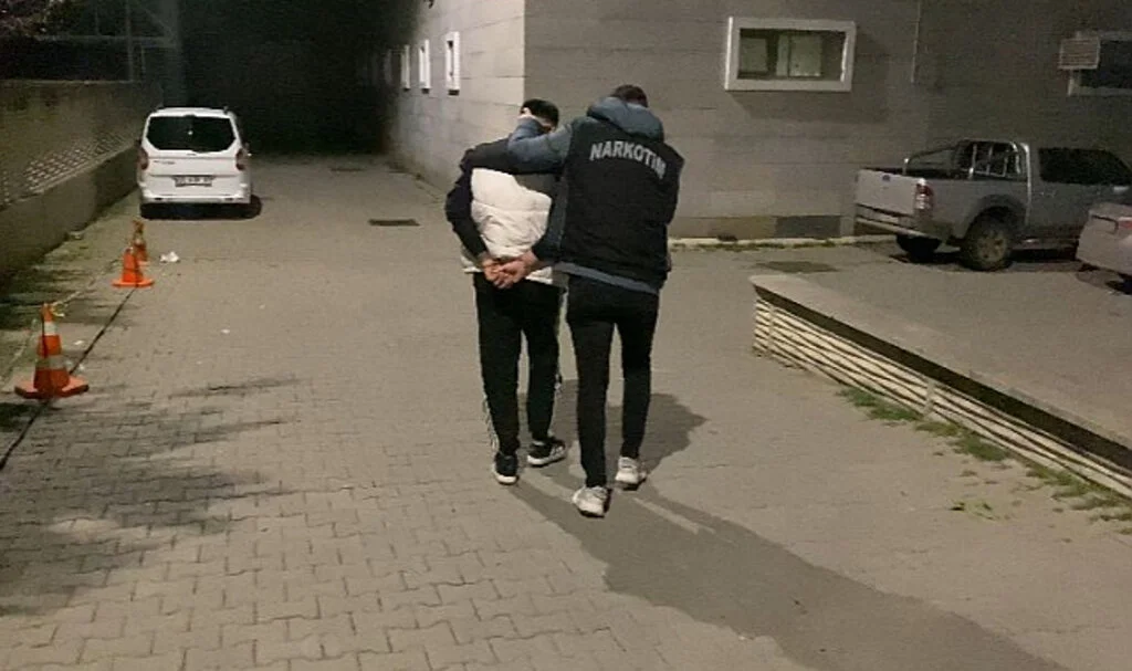 Samsun'da iki firari hükümlü silahla yakalandı