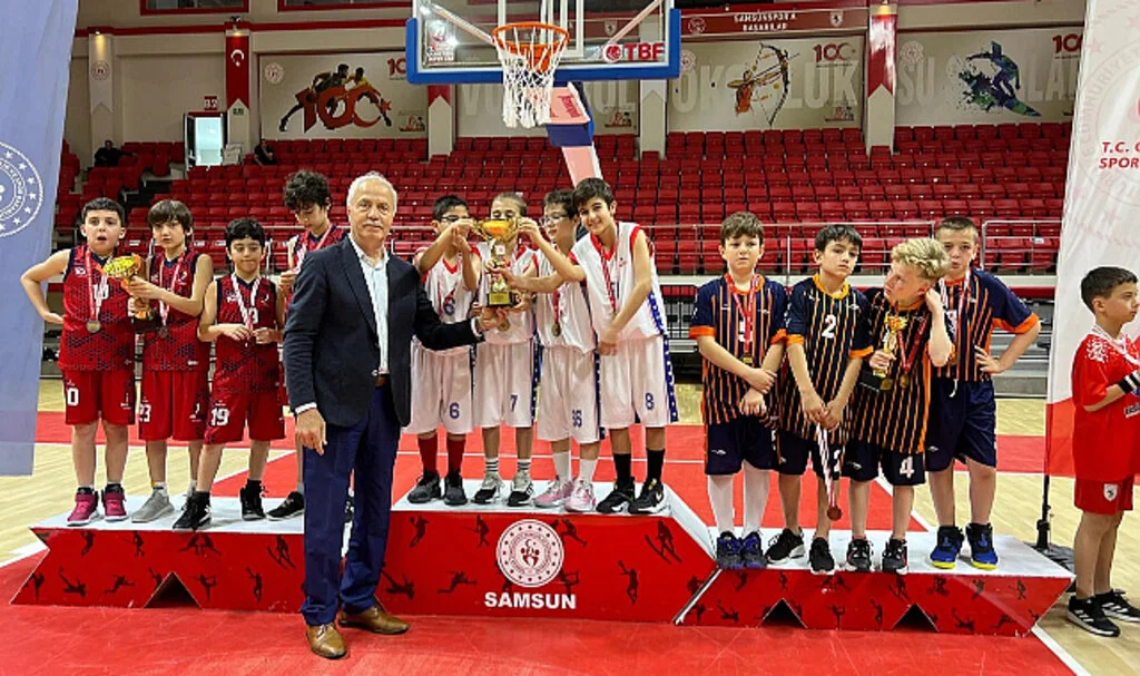Samsun'da Miniklerin Basketbol Heyecanı