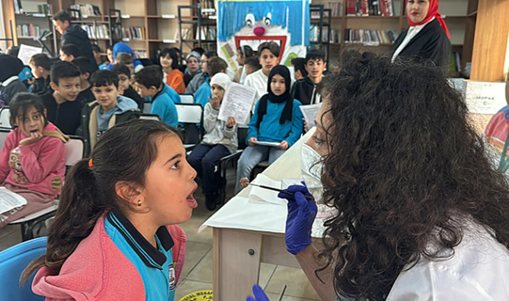 Samsun'da Okullarda Öğrencilere Diş Taraması Yapıldı