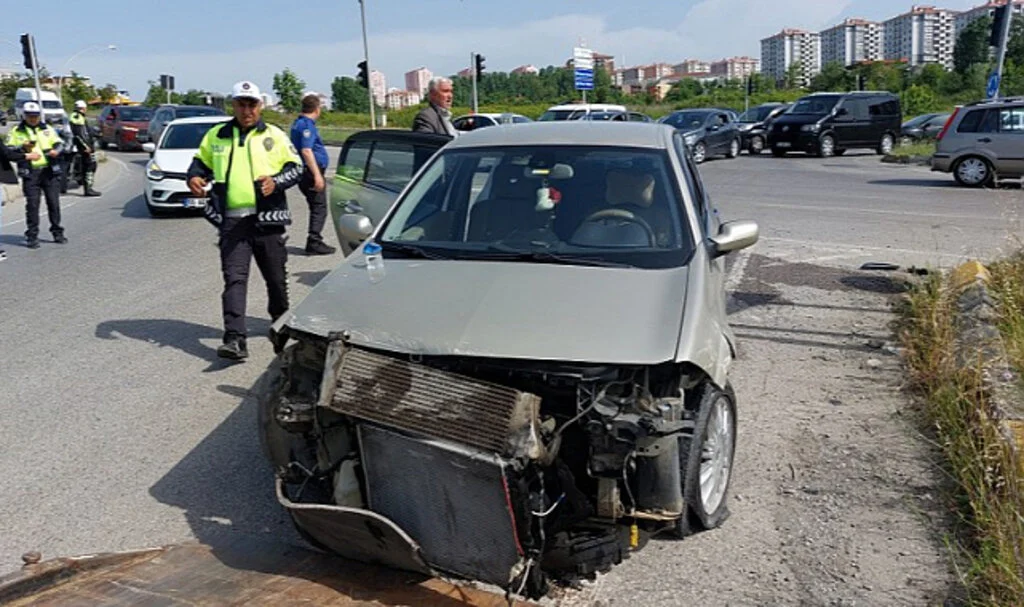 Samsun'da otomobil tır ile çarpıştı: 1 yaralı