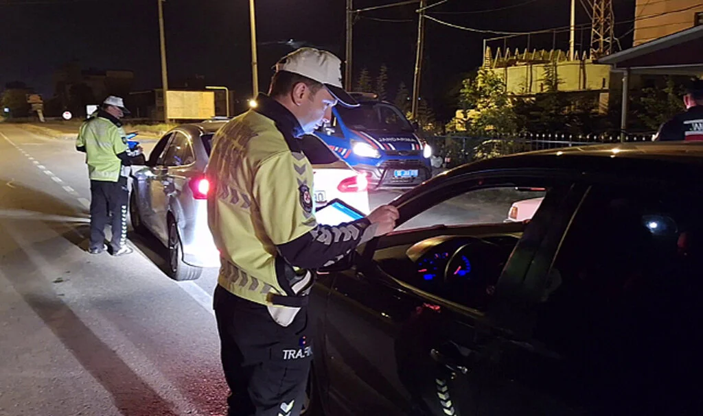 Samsun'da Polis ve Jandarma Trafik Uygulaması Gerçekleştirdi